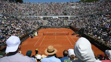 Internazionali Roma, malore per un tifoso durante De Minaur-Dellien: partita sospesa per 20 minuti. Cosa è successo