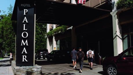 Les hôteliers de Los Angeles se révoltent contre l'instauration d'un salaire minimum à 30 dollars de l'heure