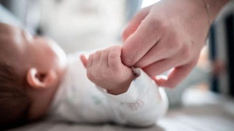 Die Politik gibt uns gute Gründe, keine Kinder zu bekommen