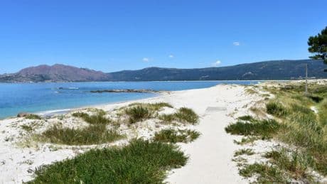 Una de las playas más largas de Galicia y que tiene forma de media luna