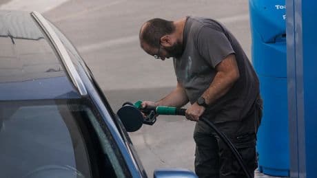 Los carburantes confirman el cambio de tendencia tras anotar otra subida: esto cuesta llenar un depósito