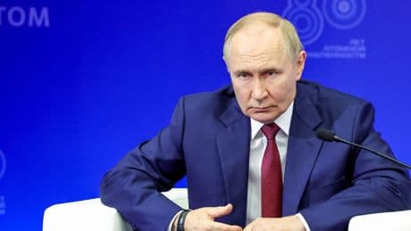 Trump schickt Kriegsschiffe nach Venezuela – und Putin muss zusehen