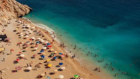 Sommerurlaub mit Kindern - Die günstigsten Last-Minute-Ziele 2025