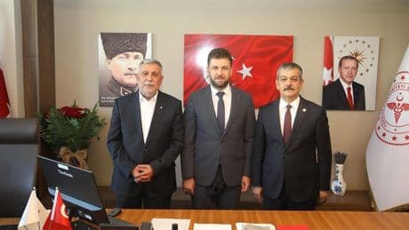 Yolsuzluk iddiaları gölgesinde başhekim değişmişti! Yeni başhekime ilk ziyaret AKP’lilerden