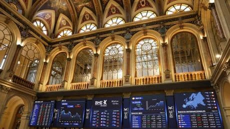 El Ibex 35 ligeramente al alza y avanza ya supera los 14.200 enteros