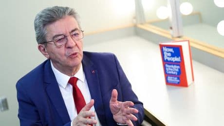 "Ça va chauffer": Mélenchon estime que Trump peut provoquer une "révolution sociale" aux États-Unis avec les droits de douane