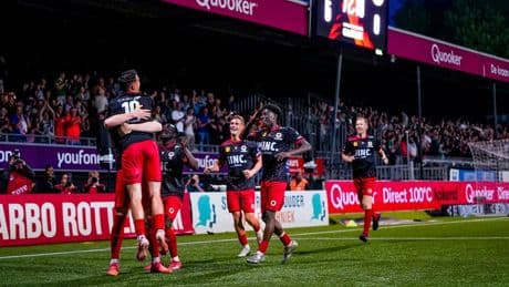 Excelsior na één seizoen terug in eredivisie, promotiefeest na 5-0 zege op Jong PSV