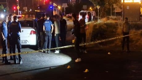 Diyarbakır'da 2 grup arasında çıkan kavgada kan aktı