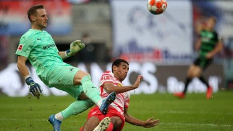 Überraschende Entscheidung - Ex-Bundesliga-Torwart unterschreibt in Cottbus
