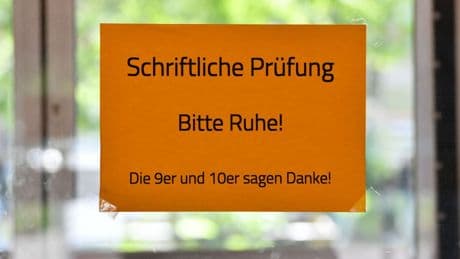 Prüfungen: Prüfungsstart für knapp 22.000 Förder- und Oberschüler