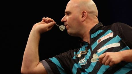 Oud-wereldkampioen darts Cross schuldig bevonden aan belastingontduiking