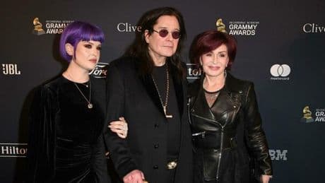 Ozzy Osbourne, patrimonio da 220 milioni: a chi l'eredità? L'ultima moglie Sharon (sua manager) i 6 figli e la ex che potrebbe esclusa