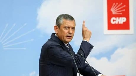 Özgür Özel’in “İBB Borsası” iddiaları desteksiz çıktı! Hukuk kurmaylarına tepki: Beni rezil ettiniz