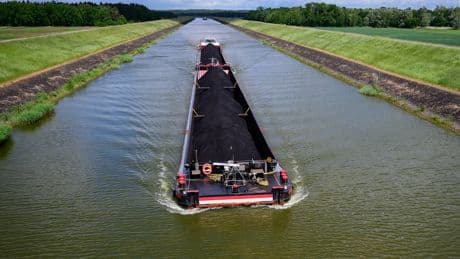 Hightech gegen Fachkräftemangel - Frachtschiff wird vom Schreibtisch aus gesteuert