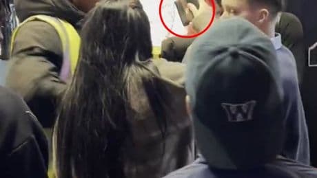 Londoners have typically British response when phone thief is stopped by witness