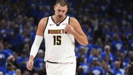 Jokic se da a la bebida tras la eliminación: "Los próximos días habrá muchas cervezas"