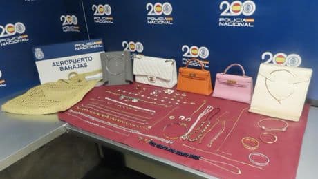 Detenido un taxista por robar una maleta con 142.000 euros en joyas a unos turistas recién llegados a Madrid desde Barajas