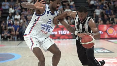 Beşiktaş Fibabanka ve Anadolu Efes final bileti peşinde