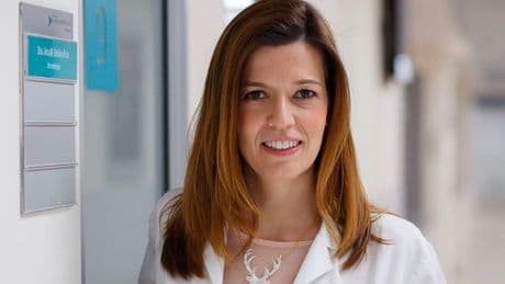 Ana Molina, dermatóloga: “No se trata de no tomar el sol, sino cómo lo hacemos, nuestro cuerpo necesita Vitamina D durante todo el año y la mejor fuente es el sol”