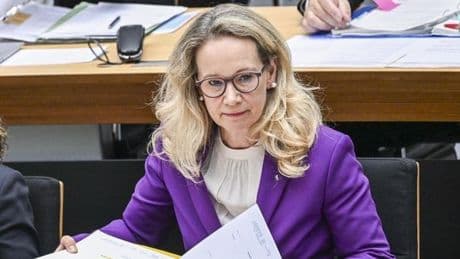 Theaterstiftung als Lösung für die Spar-Krise in der Kultur?