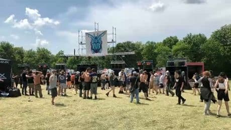 Jusqu'à 2.000 personnes réunies pour une rave-party illégale sur un site protégé de la Drôme