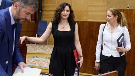 El PSOE pide citar en el Senado a Ayuso, su pareja y el excapitán de la Guardia Civil Juan Vicente Bonilla