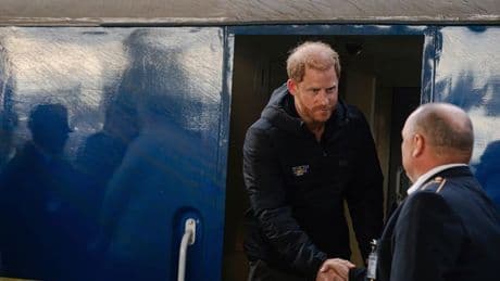 Prinz Harry überraschend in die Ukraine gereist: Er fuhr mit dem Zug
