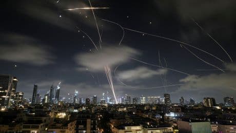 Liveblog zum Nahostkrieg: Iran verkündet Angriff mit Hyperschallraketen auf Israel
