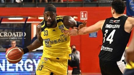 <p>Basket Torino: finale amaro, sconfitta a Udine, ora focus sui play-in</p>