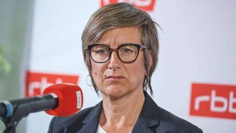 Öffentlich-rechtlicher Rundfunk Teure Altlasten: RBB gibt Millionen für Pensionen und Anwaltsrechnungen aus