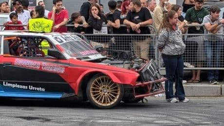 Siete heridos tras un atropello en Galdakao en una exhibición de coches