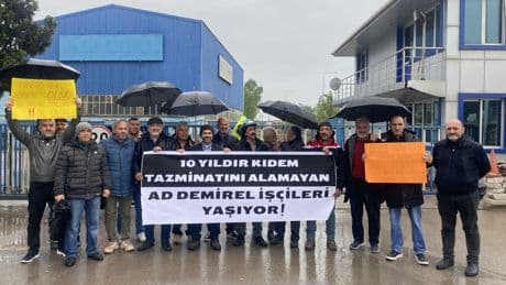 AD Demirel işçileri fabrika önündeydi