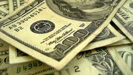L'Ukraine envisage de remplacer le dollar par l'euro comme devise de référence