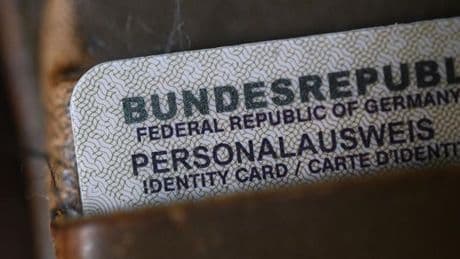 Für 15 Euro per Post nach Hause – Kommunen kritisieren hohe Liefergebühren für Ausweise