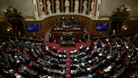 Scandale des eaux minérales: l'enquête sénatoriale déplore «une dissimulation» par l'Etat et des contrôles toujours défaillants