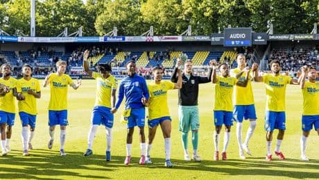 RKC Waalwijk boekt tegen tien man SC Heerenveen belangrijke zege in strijd tegen degradatie