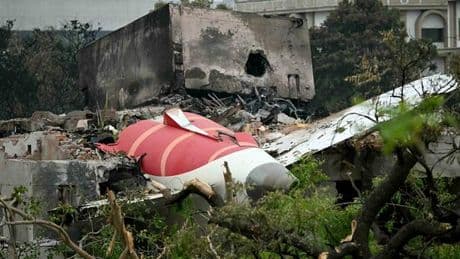 Incidente aereo in India, guasto a entrambi i motori del Boeing 787? «Andati fuori uso subito dopo il decollo»