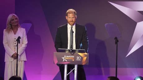 "Un libro sul divorzio". Il matrimonio tra Harry e Meghan è al capolinea?