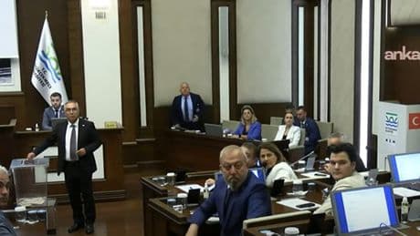 Büyükçekmece Belediye başkanvekili seçiminde gerilim: 'Neden bağırıyorsunuz?'