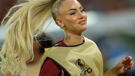 Schweizer Fußballerin Alisha Lehmann: „Je mehr ihr sagt, desto mehr Lippenstift!“