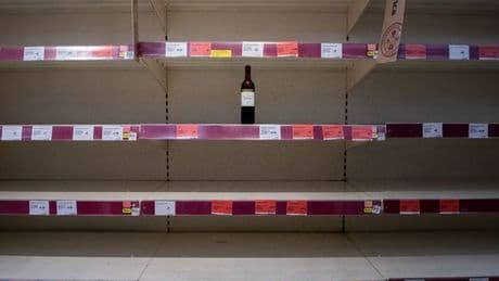 Wine shortage warning as workers at UK bottling factory planning summer strike