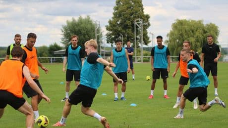 Interessante Verstärkung - Auf diesem Foto ist der nächste Neue für Lok Leipzig