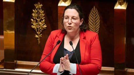 "Rompre avec la politique macroniste": les députés écologistes appellent à un gouvernement de "toute la gauche"