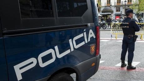 Muere un menor en Linares olvidado por su padre en el coche