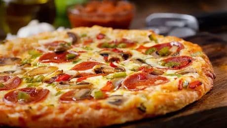 Çocuklarınız dışardan değil sizden isteyecek! İtalyanlarınkine rakip: İşte damak şenlendiren evde pizza tarifi