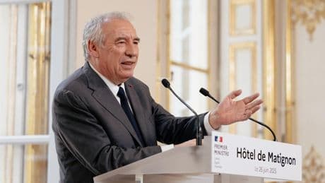 Las claves del "estado catastrófico" de la economía de Francia que trae el fantasma de la crisis de deuda y la austeridad