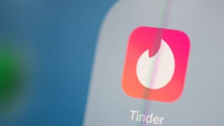 "S'il mesure moins d'1,80 mètre, c'est mort": Tinder va tester une option pour ajouter ses préférences de taille