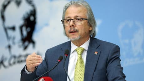 Prof. Dr. İlhan Uzgel: Umutlarını Trump'la iyi geçinmeye bağlamış bir hükümet var