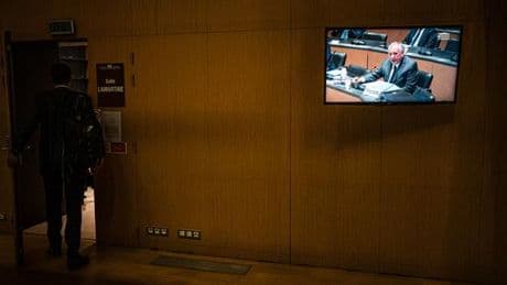 François Bayrou, interrogé sur sa gifle à un jeune en 2002, évoque un geste de « père de famille »