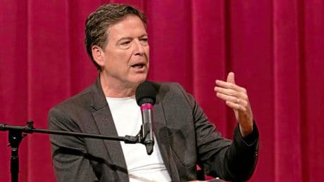 « Un flic véreux » : l’ex patron du FBI James Comey dans la tempête Trump